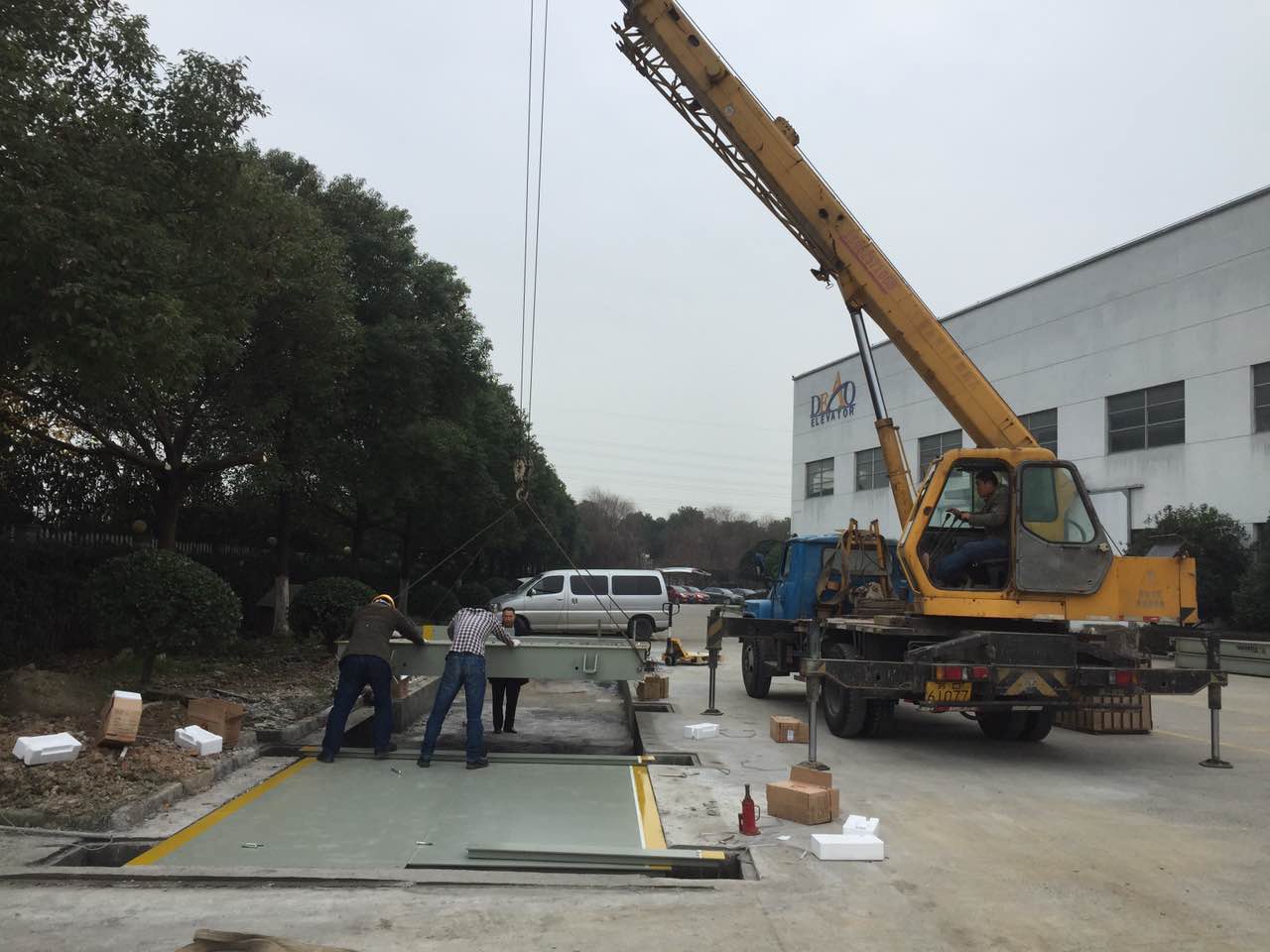 蘇州金鉆汽車地磅安裝現(xiàn)場