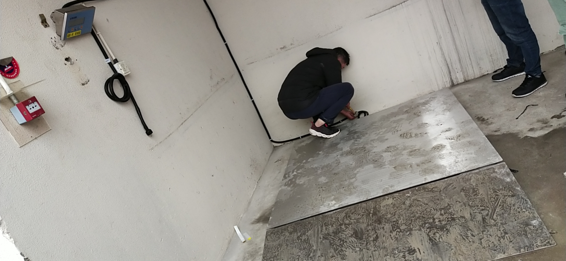 蘇州金鉆安裝地磅現(xiàn)場